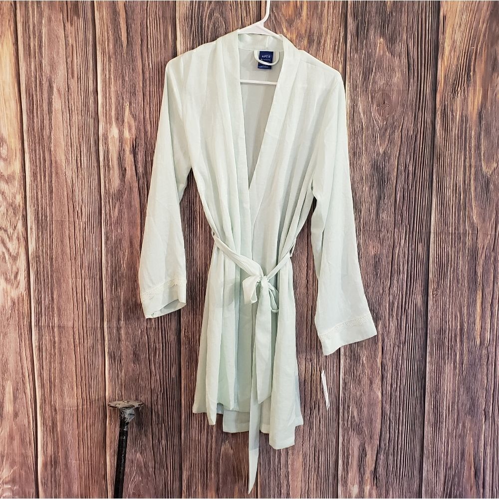 APT 9 Robe 